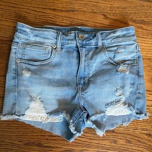 Hi-rise distressed Jean shortie